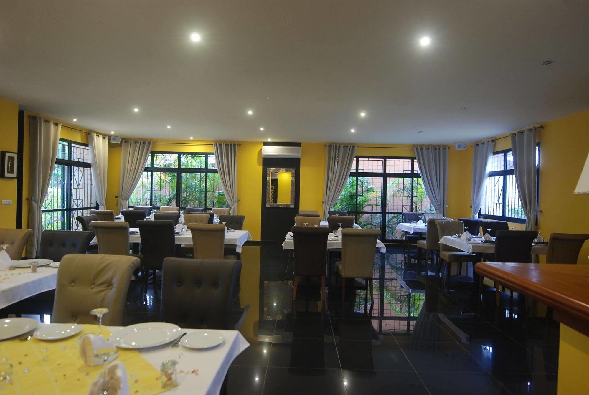 Hôtel Sol Béni Abidjan Exterior foto